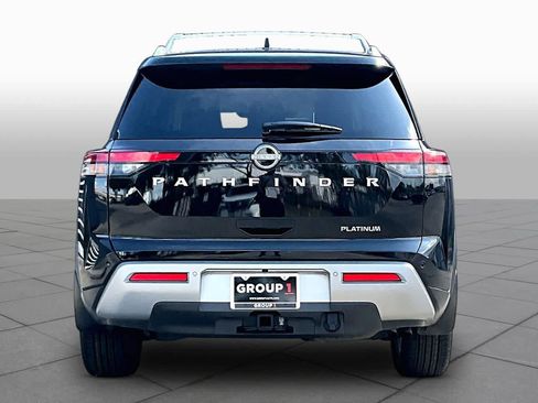 Certified 2025 Nissan Pathfinder Platinum FWD image 5