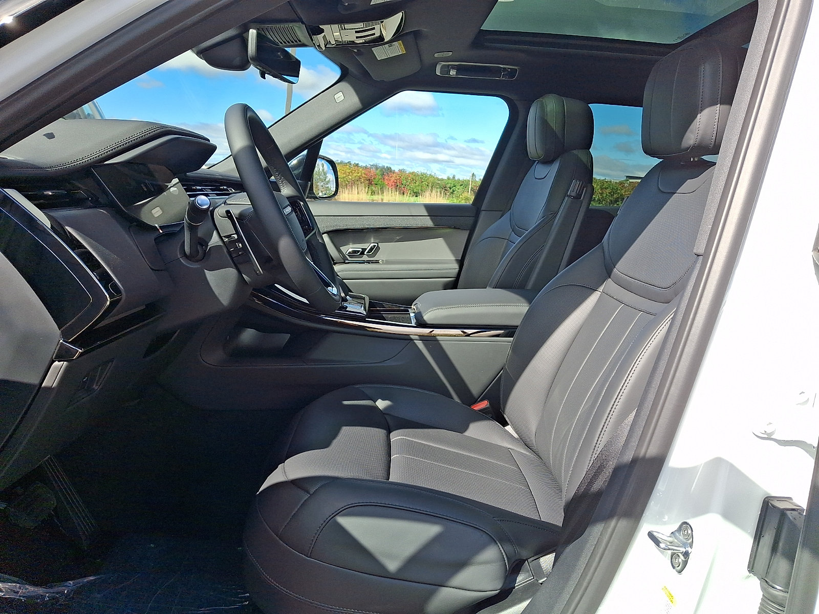 New 2026 Land Rover Range Rover Sport SE AWD/4WD image 10
