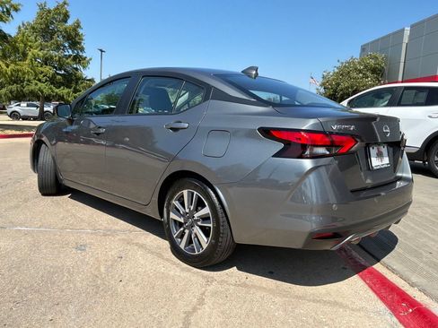 Used 2025 Nissan Versa SV FWD image 8