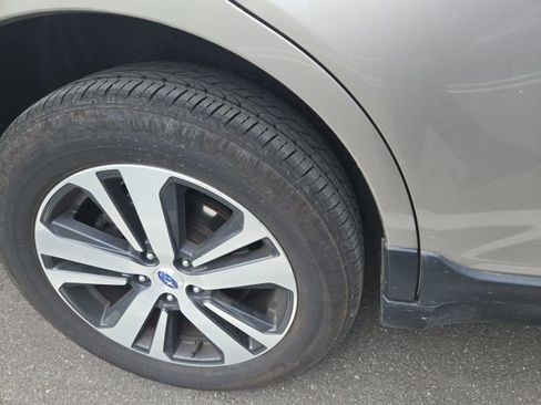 Used 2019 Subaru Outback 2.5i Limited AWD/4WD image 17