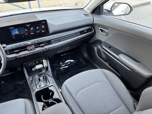 Used 2025 Kia K4 FWD image 19