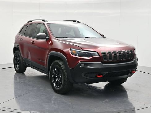 Used 2020 Jeep Cherokee Trailhawk w/ Comfort/Convenience Group AWD/4WD image 2