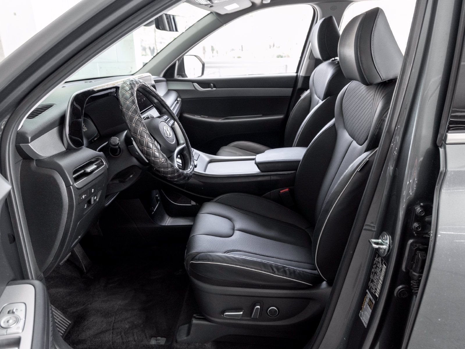 Used 2024 Hyundai Palisade SEL FWD image 11