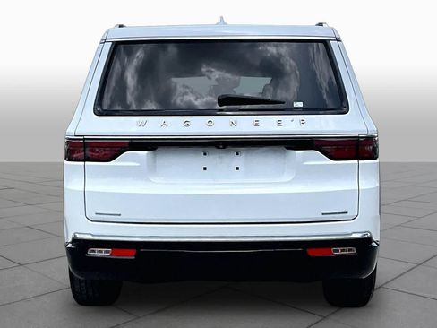 Used 2023 Jeep Wagoneer Series III w/ Convenience Group I AWD/4WD image 8