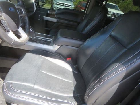 Used 2019 Ford F150 Lariat image 26