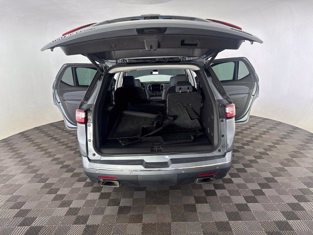Used 2021 Chevrolet Traverse Premier AWD/4WD image 17