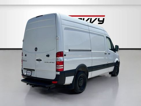 Used 2015 Mercedes-Benz Sprinter 2500 image 7