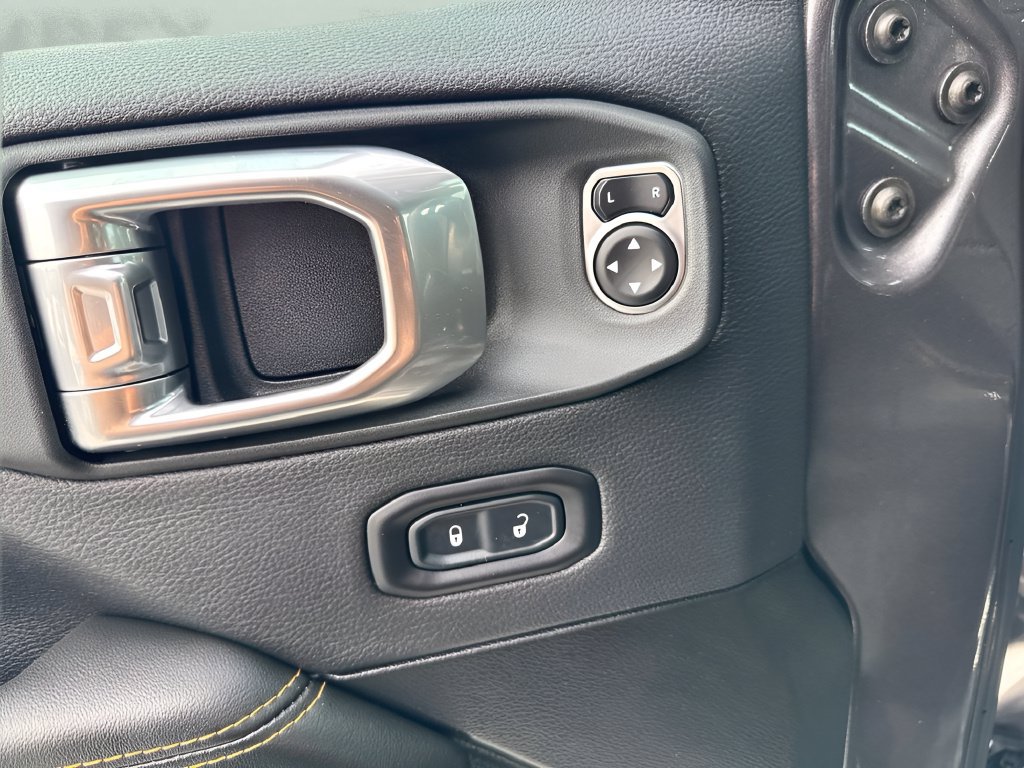Used 2026 Jeep Wrangler Unlimited Sahara AWD/4WD image 24