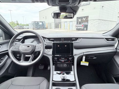 New 2026 Jeep Grand Cherokee Laredo RWD image 10
