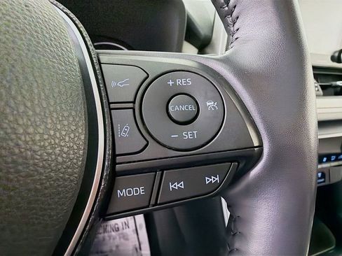 Used 2020 Toyota RAV4 Limited image 12