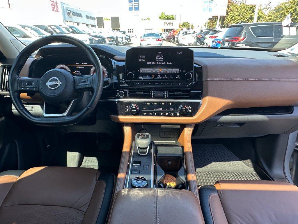 Used 2023 Nissan Pathfinder Platinum AWD/4WD image 21