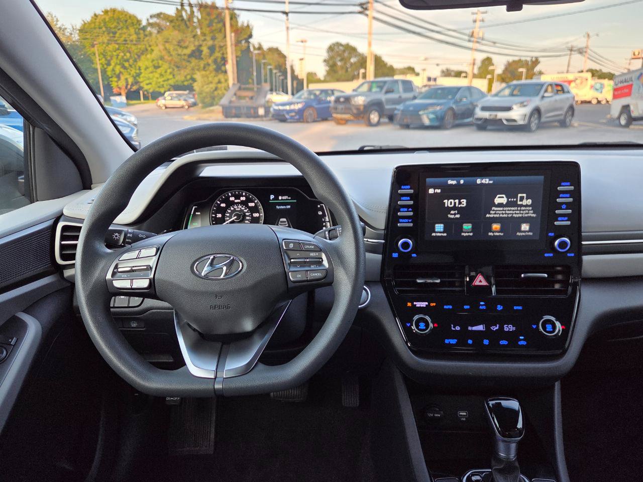 Used 2020 Hyundai Ioniq Blue FWD image 23