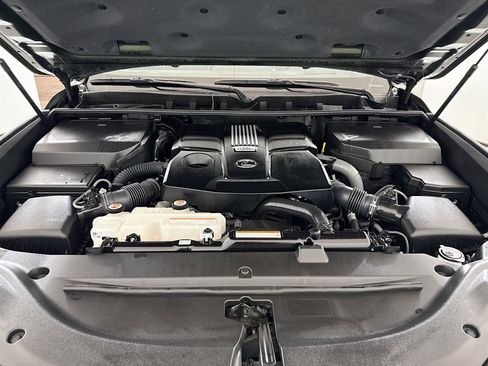 Used 2023 Lexus LX 600 F Sport w/ Accessory Package (Z1) image 31