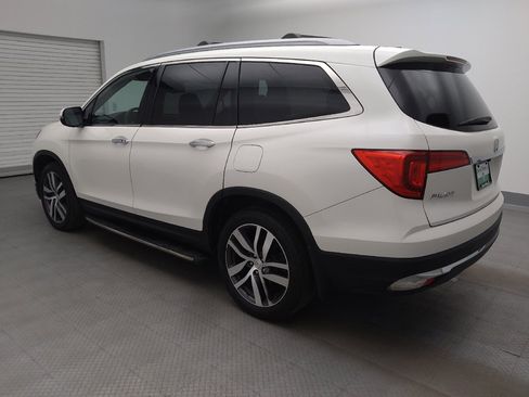 Used 2018 Honda Pilot Touring image 3