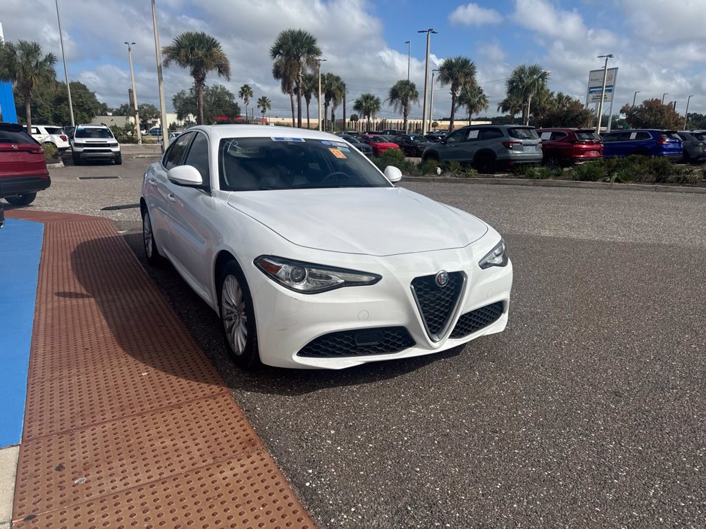Used 2021 Alfa Romeo Giulia Sprint w/ Cold Weather Package AWD/4WD image 4