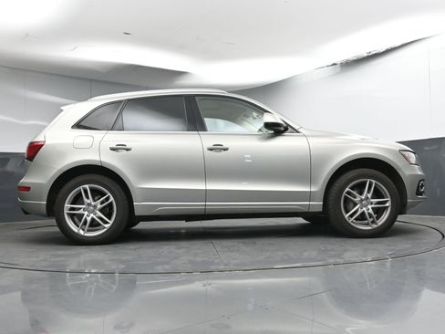 Used 2016 Audi Q5 2.0T Premium Plus w/ Technology Package AWD/4WD image 24