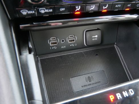 Used 2023 Jeep Grand Cherokee L Laredo w/ Luxury Tech Group I AWD/4WD image 30