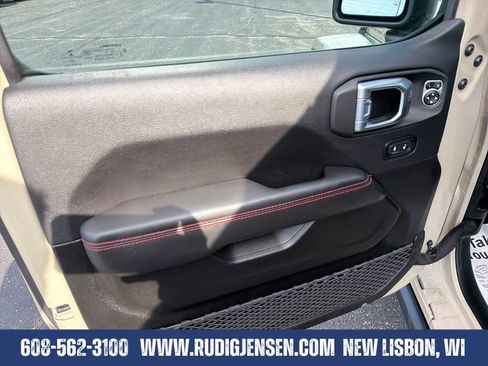 Used 2022 Jeep Gladiator Rubicon w/ LED Lighting Group AWD/4WD image 10