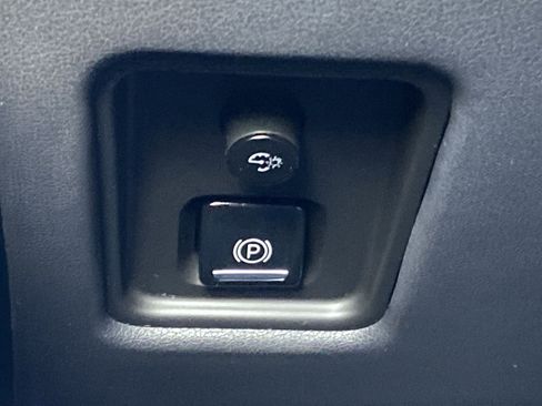 Used 2024 Chevrolet Corvette Stingray Coupe w/ 1LT image 22