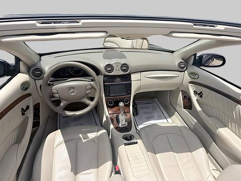 Used 2008 Mercedes-Benz CLK 350 Cabriolet w/ P2 Pkg image 13
