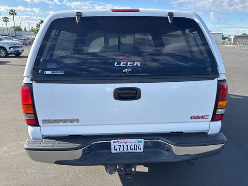 Used 2006 GMC Sierra 1500 SL w/ Light Duty Power Package image 3