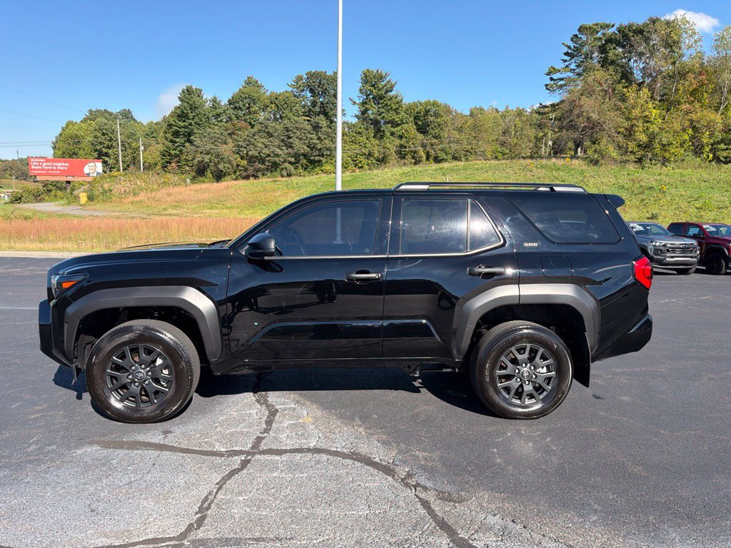 Used 2025 Toyota 4Runner SR5 AWD/4WD image 5