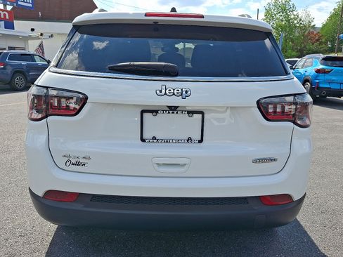 Used 2022 Jeep Compass Latitude AWD/4WD image 4