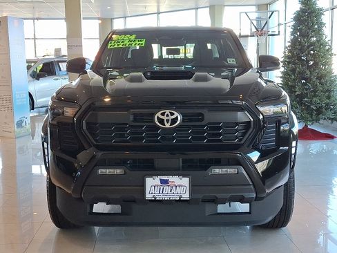 Used 2024 Toyota Tacoma TRD Sport image 2