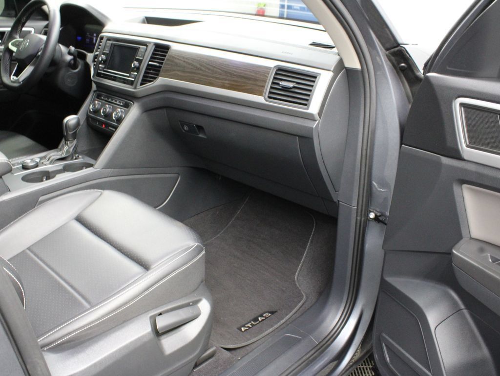 Used 2023 Volkswagen Atlas SE AWD/4WD image 30