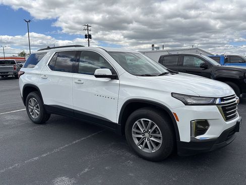 Used 2023 Chevrolet Traverse LT AWD/4WD image 2