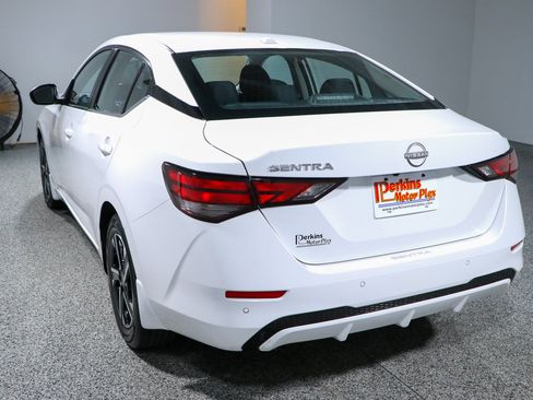 Used 2025 Nissan Sentra SV w/ All-Weather Package FWD image 9