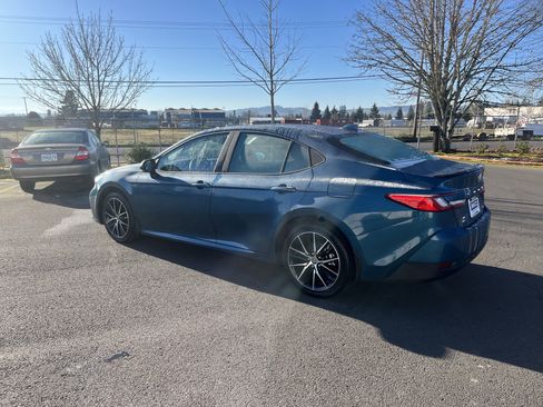 Used 2025 Toyota Camry LE w/ Convenience Package image 3