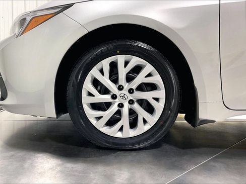 Used 2025 Toyota Corolla SE FWD image 9