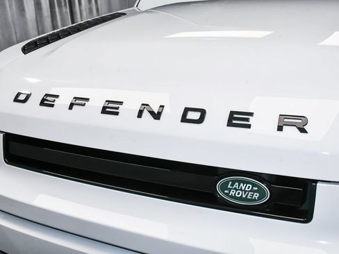 Used 2025 Land Rover Defender 110 S AWD/4WD image 86