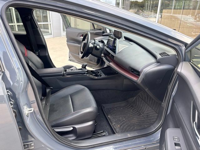 Used 2024 Toyota Prius Prime FWD image 30