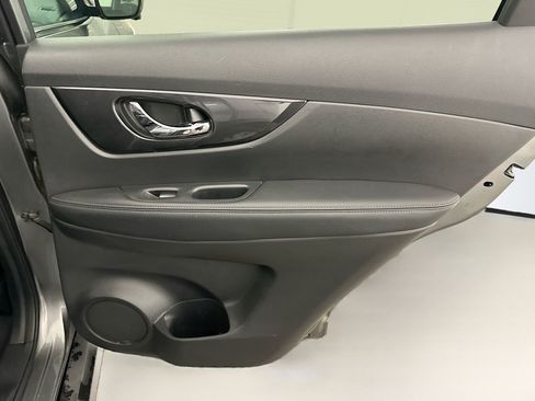 Used 2018 Nissan Rogue SV w/ Premium Package AWD/4WD image 32