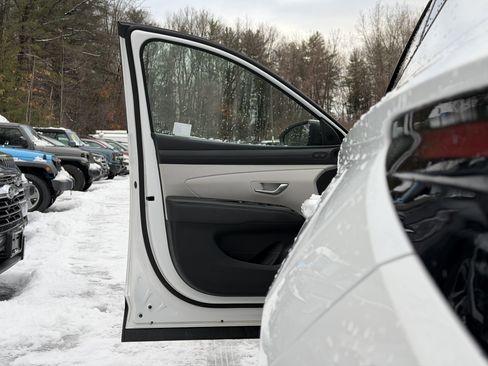 Used 2025 Hyundai Tucson Limited image 26