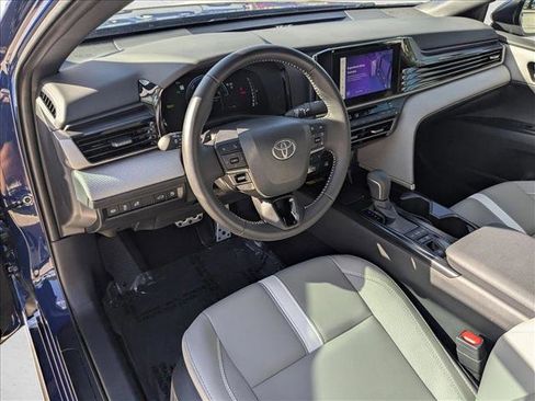 Used 2025 Toyota Camry SE image 10