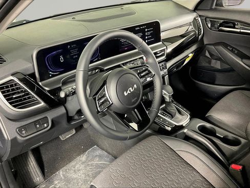 New 2026 Kia Seltos S image 15