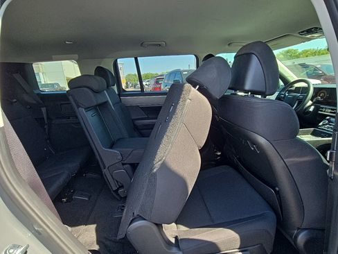 Used 2024 Hyundai Santa Fe SE AWD/4WD image 33