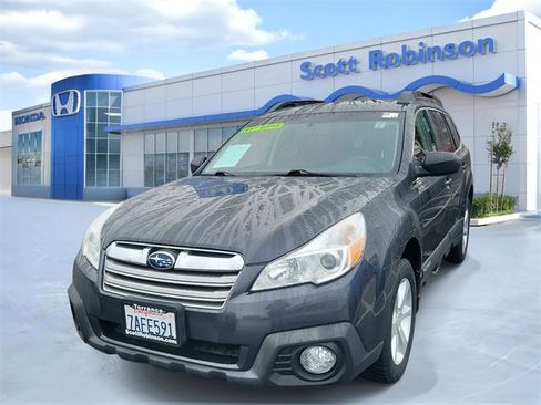 Used 2013 Subaru Outback 2.5i Premium image 2