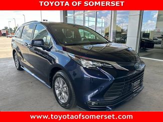Certified 2025 Toyota Sienna XLE FWD video 1