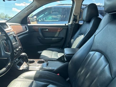 Used 2016 Chevrolet Traverse LT w/ Traveler's Package FWD image 30