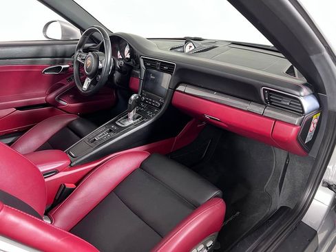 Certified 2019 Porsche 911 Targa 4 GTS AWD/4WD image 22