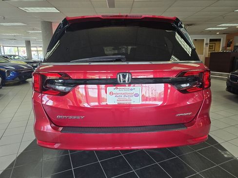 Used 2023 Honda Odyssey Sport image 5