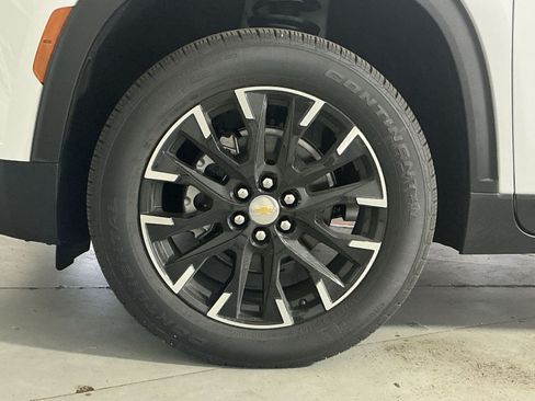 New 2026 Chevrolet Traverse LT w/ Sun and Wheel Package AWD/4WD image 13