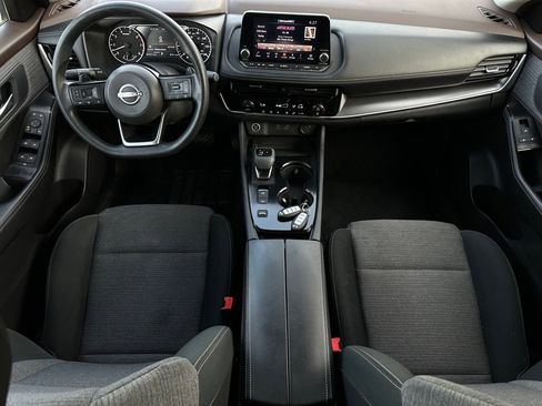 Used 2022 Nissan Rogue SV image 4