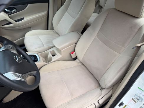 Used 2016 Nissan Rogue S FWD image 13