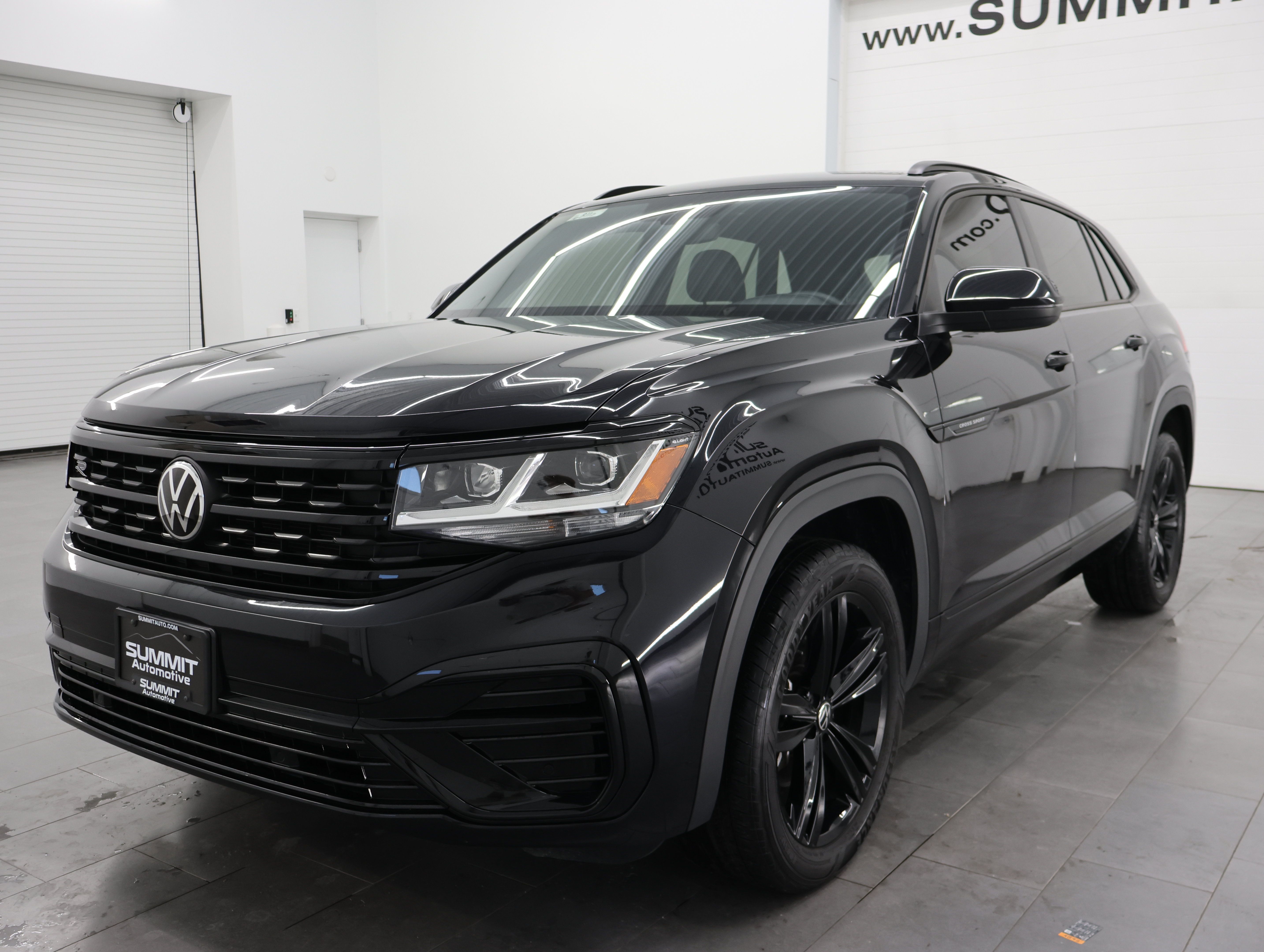 Used 2023 Volkswagen Atlas Cross Sport SEL R-Line AWD/4WD image 7