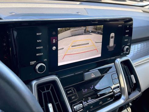 Used 2023 Kia Sorento S image 21